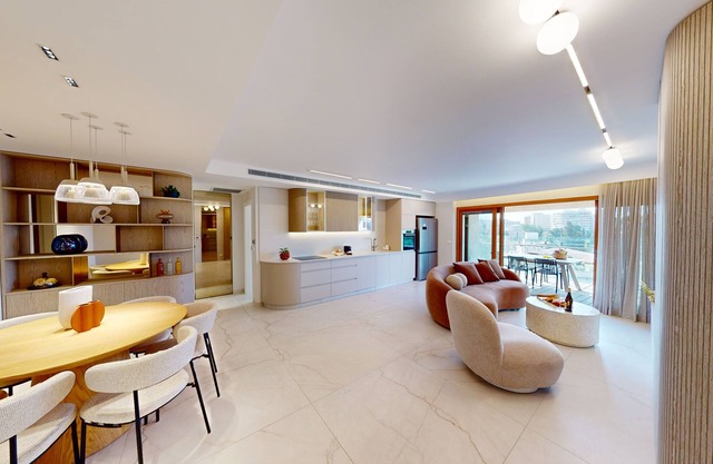 ★Prestigious King David 3BR/3BA - View! Pool & Gym★