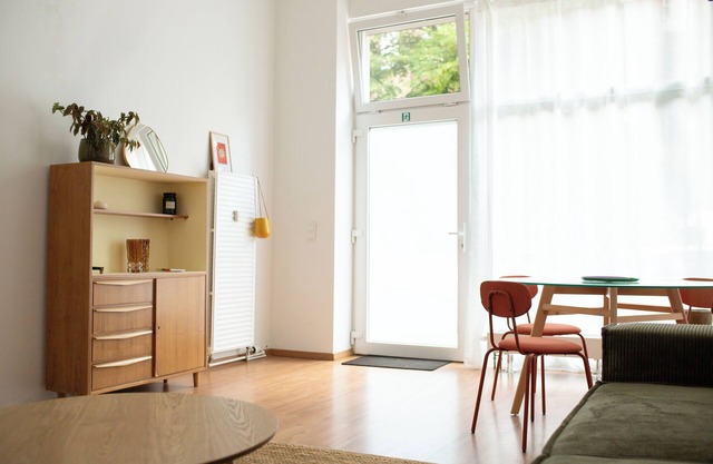 Pretty city apartment in a hip neighborhood
