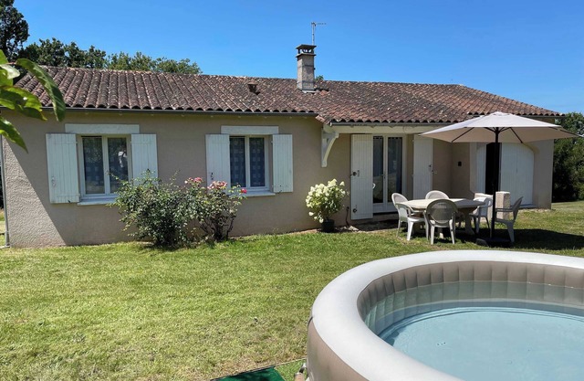 Pretty house in the countryside with Jacuzzi and swimming pool