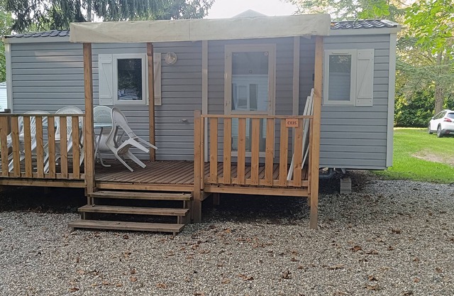 Pretty shaded and quiet mobile home