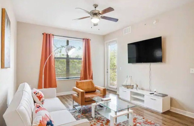 Prime Location for Business and Leisure Travelers
