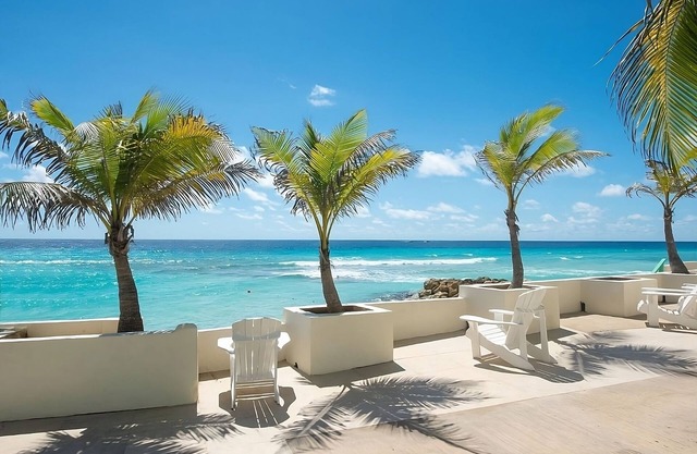 Prime Location! Onsite Pool, Free Parking, Oceanfront, Near Turtle Beach