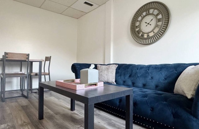 Princeton Suite 6 - QUEEN 2BR/2BA