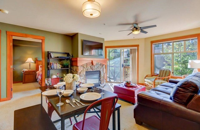 Pristine Ski Retreat, Slope Views in Solitude Village, 2 Bedroom, 2 Bath