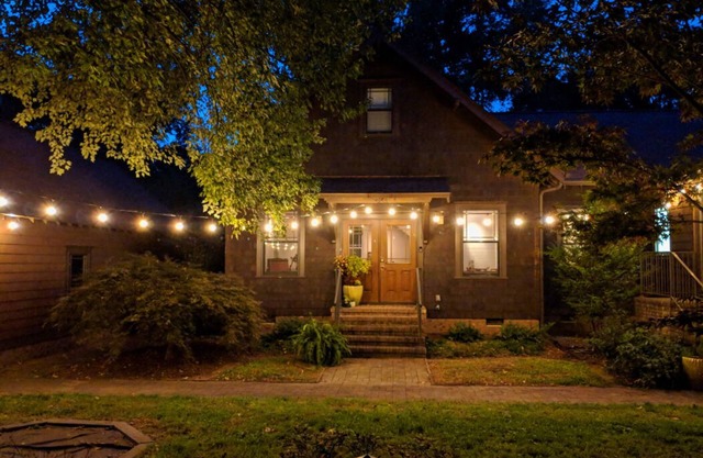 Private 1 Bed, 1 Bath Arts & Crafts Charmer Near UNCG, Downtown