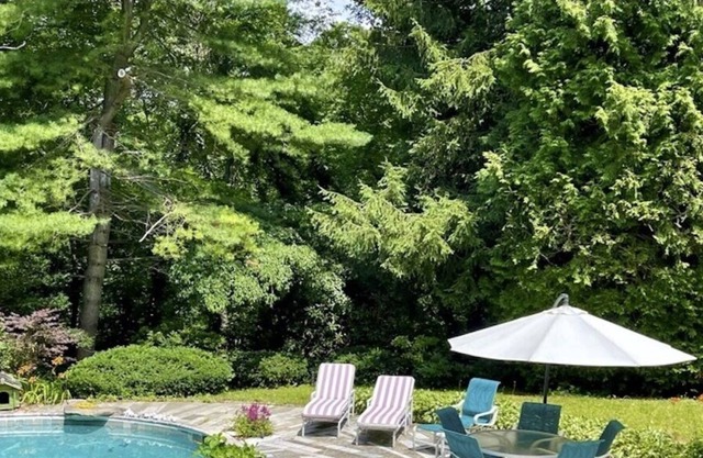 Private 1 bedroom apartment by the pool.