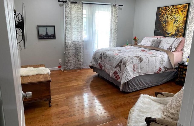 Private 1 Bedroom Suite 15 mins from JFK Airport!