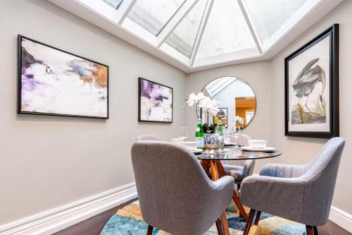 Private 2 Bed Cosy Home by Royal Palace
