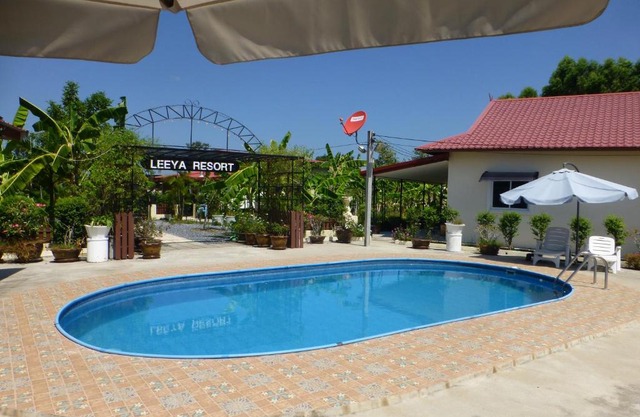 Private 2 bedroom villa with Swimming pool Tropical gardens Fast Wifi smart Tv