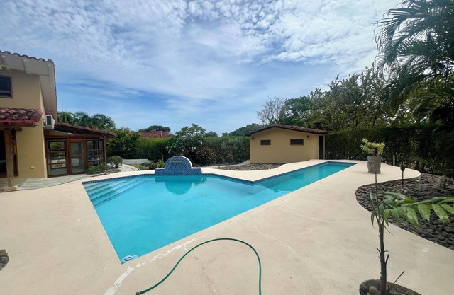 Private 3-bedroom villa in beautiful Azuero Peninsula with AC, pool, near beach