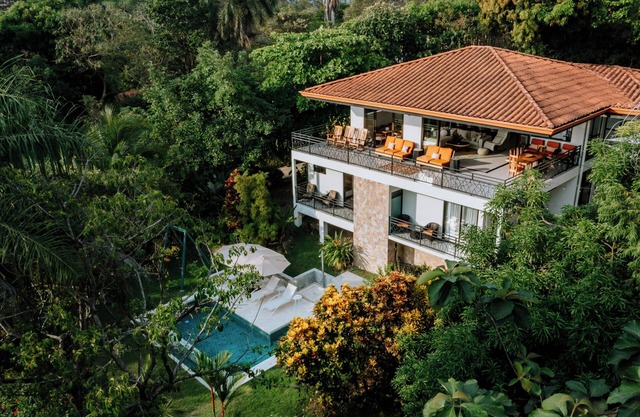 Private 3Bdrm 3.5Ba Jungle Home w/Pool near Manuel Antonio