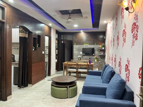 Private 3BHK Flat Near Delhi Airport WiFi with Free Parking
