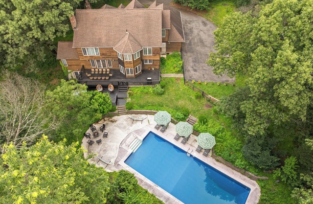 Private 9BR Estate w/Pool, Hot Tub & Scenic Views!