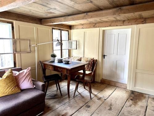 Private Apartment in Farmhouse Rosalie
