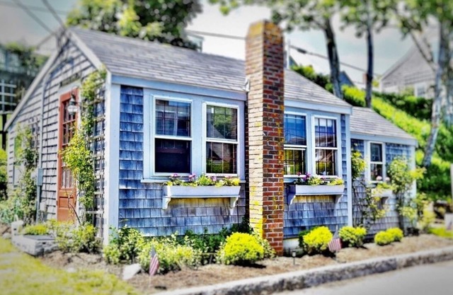 Private Beach Cottage in Historic Sconset!