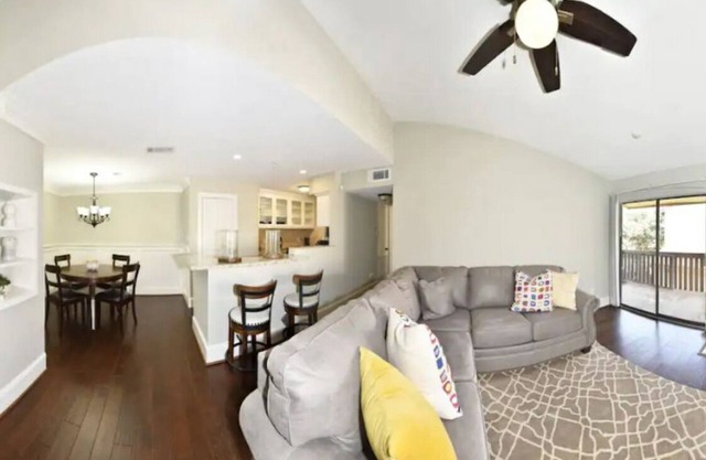PRIVATE CONDO NEAR DOWNTOWN