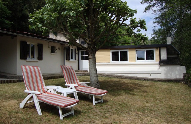 Private cottage with it's own fishing & pet friendly!