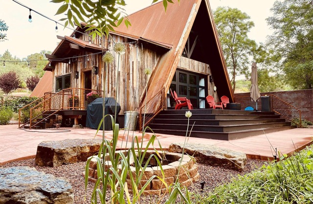 Private Creekside Sanctuary