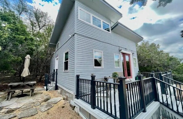 Private Cute Home w/Loft in Scenic Hill Countryn