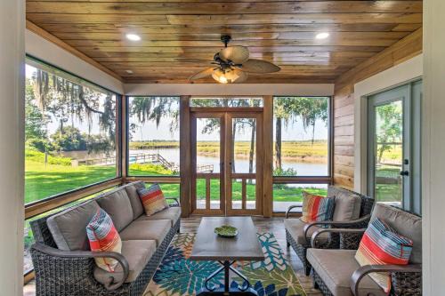 Private Dock and Porch Riverfront Darien Cottage
