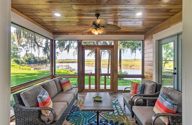 Private Dock + Porch: Riverfront Darien Cottage