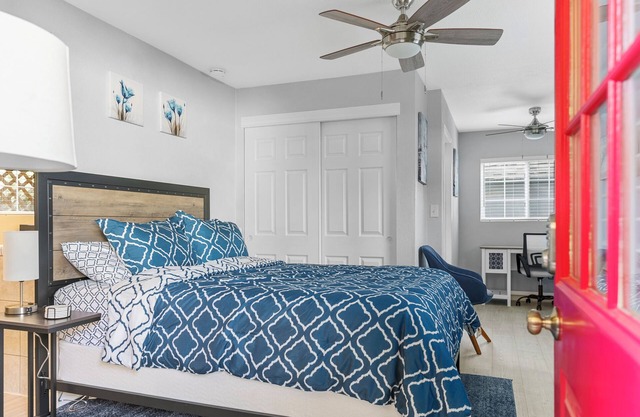 Private Downtown Guesthouse-Westchester Retreat