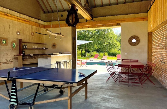 Private Estate with Pool, Spa, Bar, and Wild Nature!