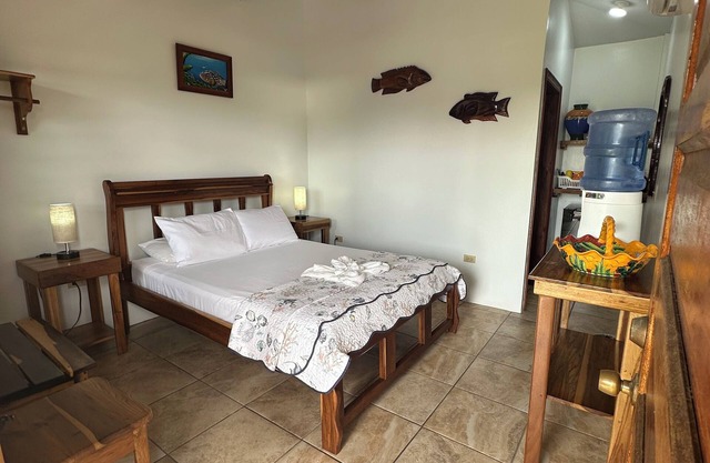 Private Grouper Room w/AC @ All Seasons Belizen