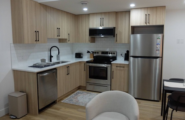 Private Guest Suite, Mins to Downtown Calgary
