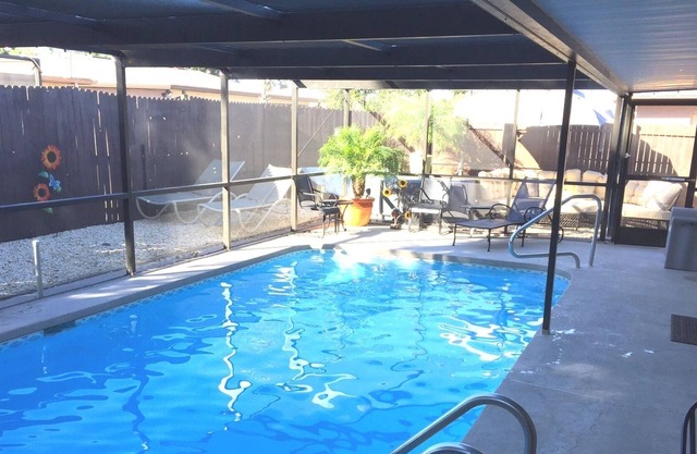 Private Haven with Pool / Minutes from the Gulf / Sleeps 8