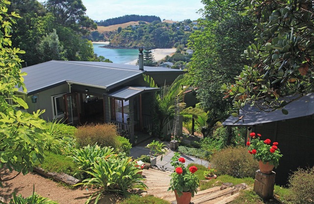 Private Hideaway above Little Palm beach