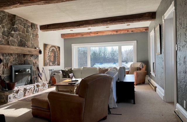 Private Hockley Valley Farmhouse