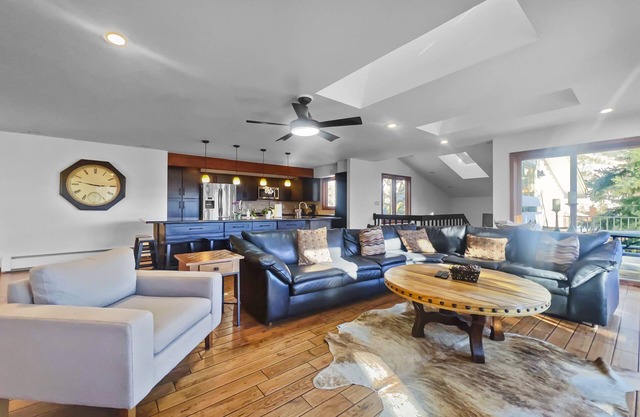 Private Hot Tub, Beautiful Views, 208 Tenderfoot