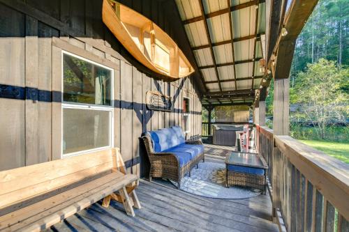 Private Hot Tub Dog-Friendly Red River Gorge Home