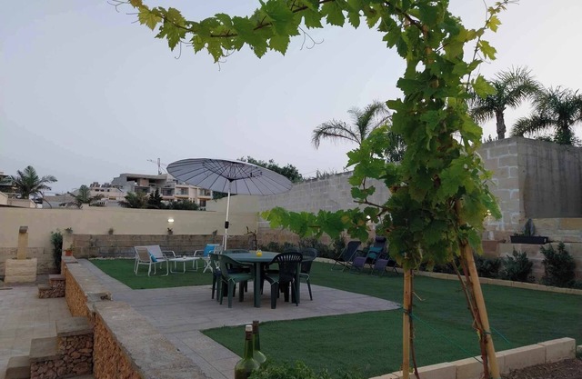 Private Huge Super Located VILLA Gardens Terraces WIFI Billiards Air-Conditioned