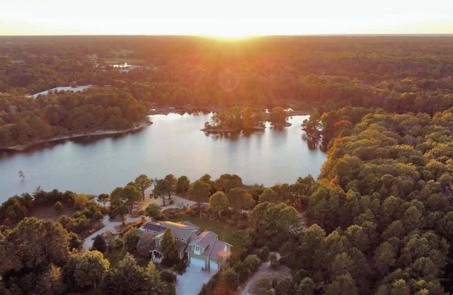 Private Lake and Hiking - The Loft at Haven