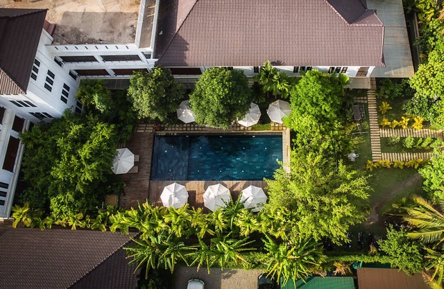 Private Luxury Room Balcony - Free Round Trip Airport Transfer