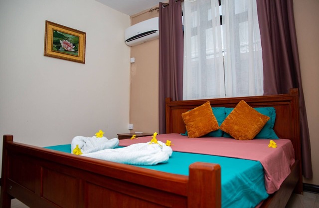 Private, modern 2 Bedrooms Apartment (perfect for 4 persons)