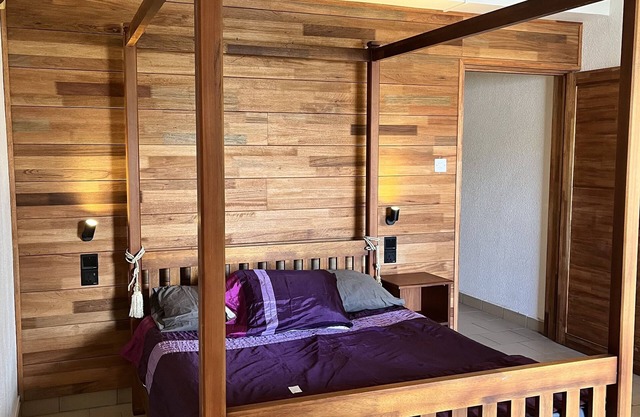 Private one bed apartment1 min walk to beach WIFI, Nespresso & Air Fryer