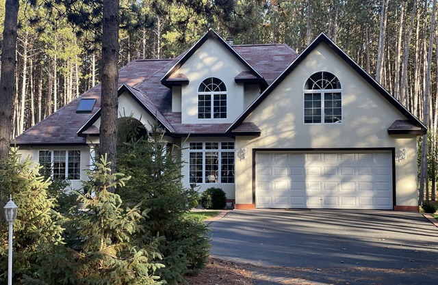 Private Pine Forest Villa with hot tub 5 min from Castle Rock