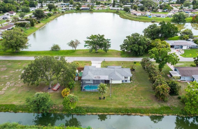 Private Pool | Lake | BBQ | Chill Out | Fire Pit