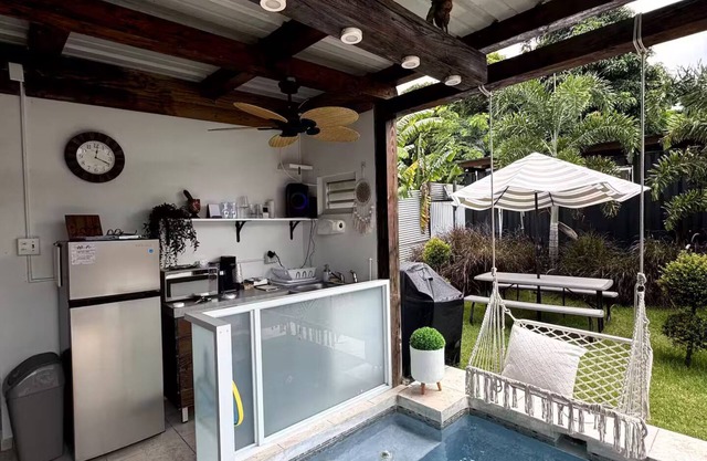 Private Pool Retreat – 10 Mins to Downtown Rincón