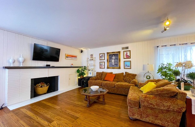 Private, Quiet, and Furnished Home Away from Home by the Olympic Golf Course