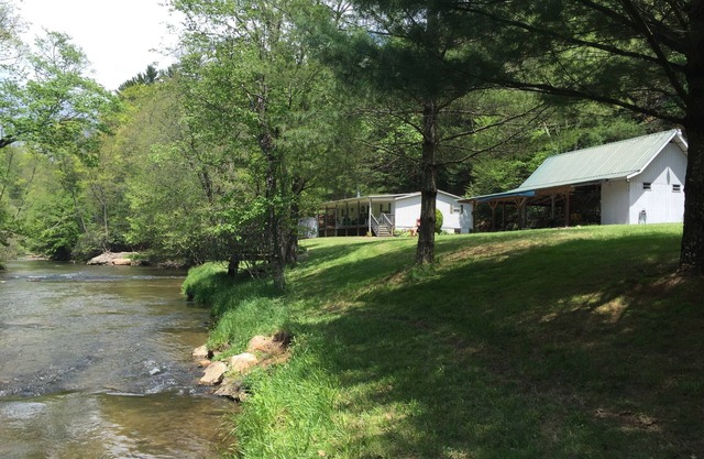 Private River Front w Pavilion, Fishing, Hiking, Private, Peaceful, Magical.