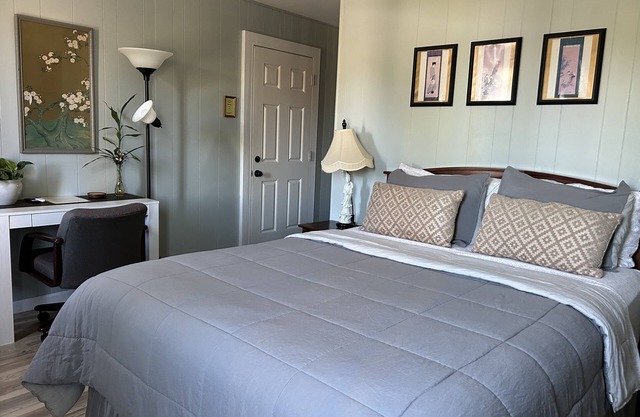 Private Room on Serene Property in Hilo