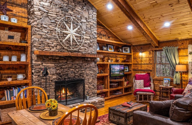 Private, Serene Mountain Cabin Near the Park with Pool and Fitness Access