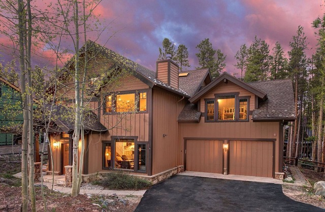 Private Ski Home with 3 King 6 Queen Beds Ski In Out and Free Shuttle
