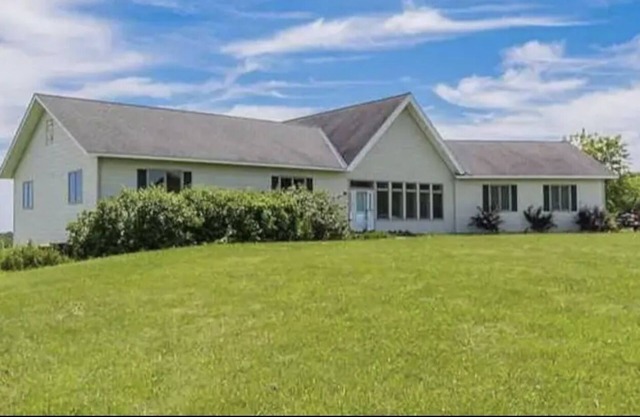 Private,Spacious House near Howes Cavern