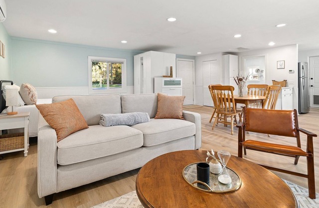 Private Studio Retreat: Modern Amenities, Natural Beauty in Bellingham Expanse