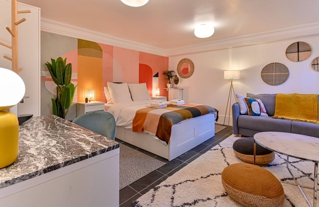 Private suite with independent entrance in Villa for 6-8 guests.